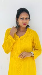 Tarangini Chikankari kurta - Image 5
